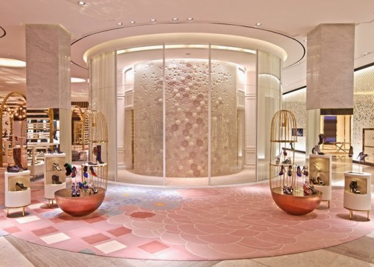 Level-Shoe-District1